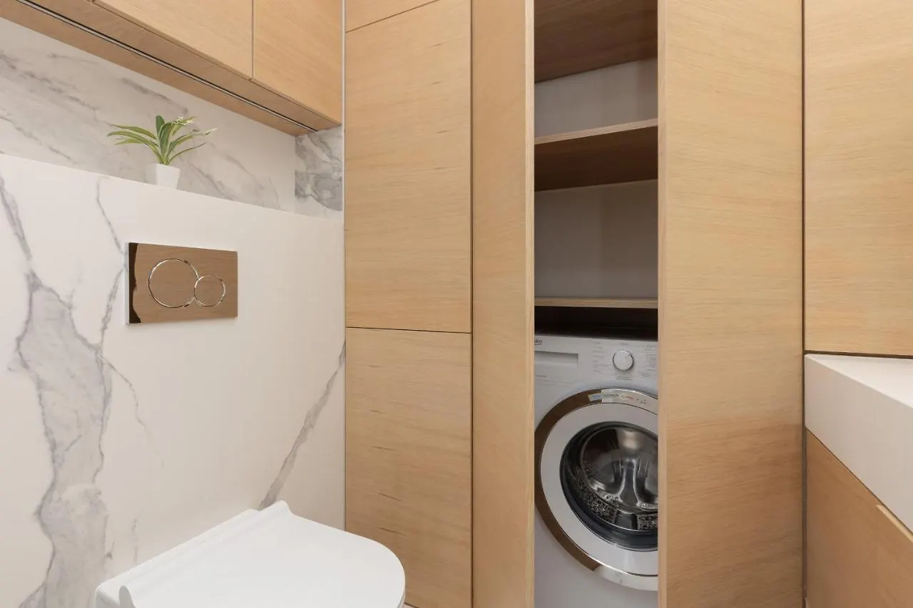 Deluxe Apartment Wronia 45 With Ac, Parking & Balcony By Renters Prestige Warsaw Poland