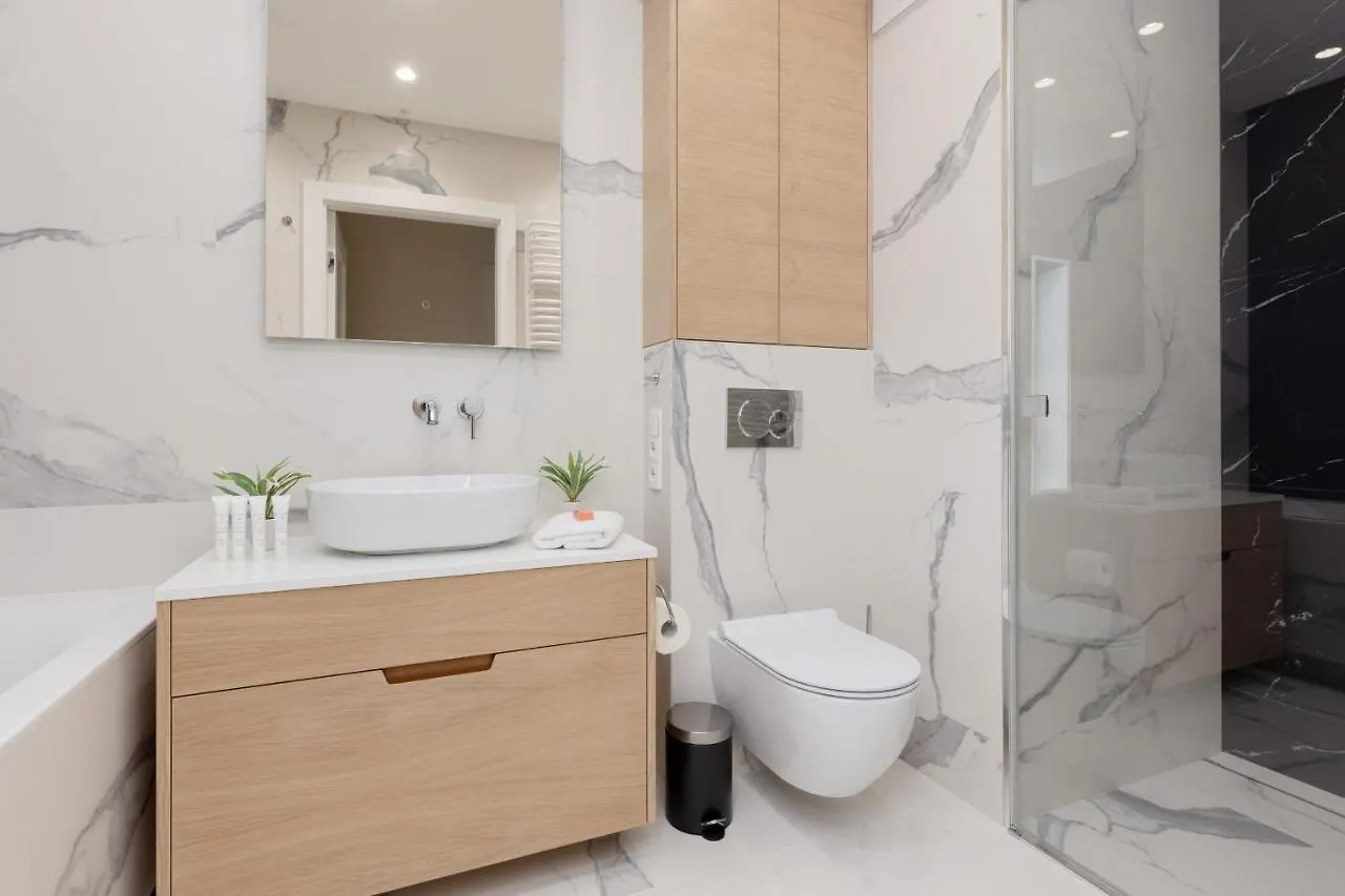 Deluxe Apartment Wronia 45 With Ac, Parking & Balcony By Renters Prestige Warschau