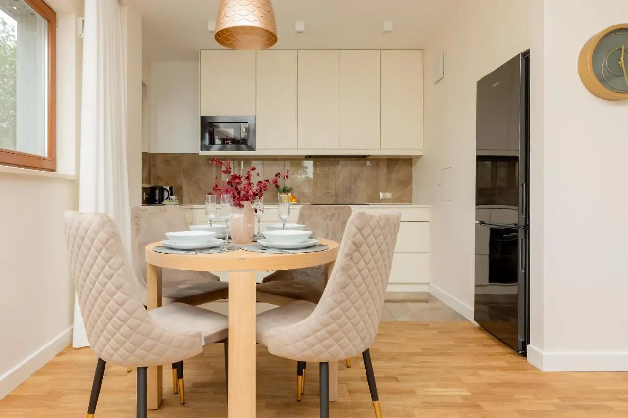 Deluxe Apartment Wronia 45 With Ac, Parking & Balcony By Renters Prestige Warschau